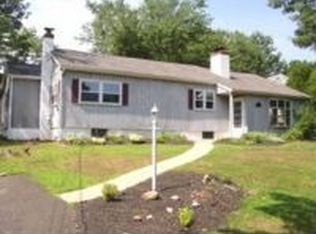 70 Longwood Ave, Sellersville, PA 18960