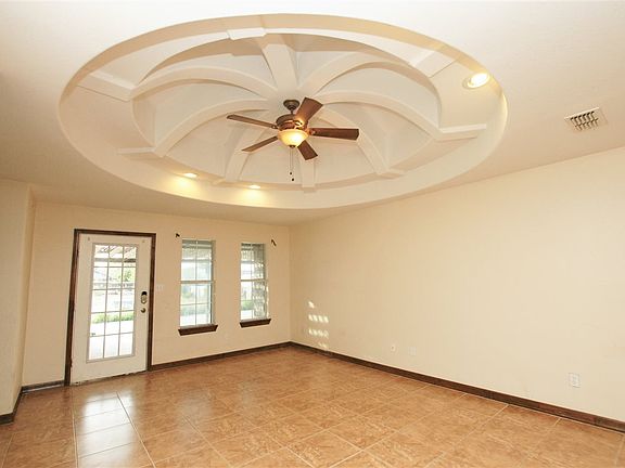 5th image of 5424 Betty Ln