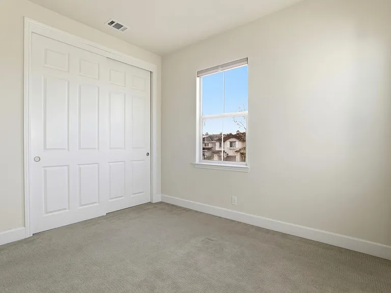 2582 Minuet Dr — Photo 17