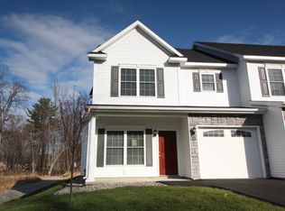 18 Reutter Dr, Selkirk, NY 12158