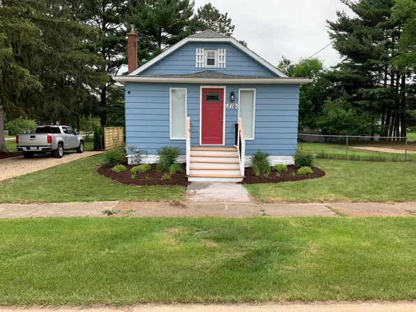 716 W Detroit St, New Buffalo, MI 49117
