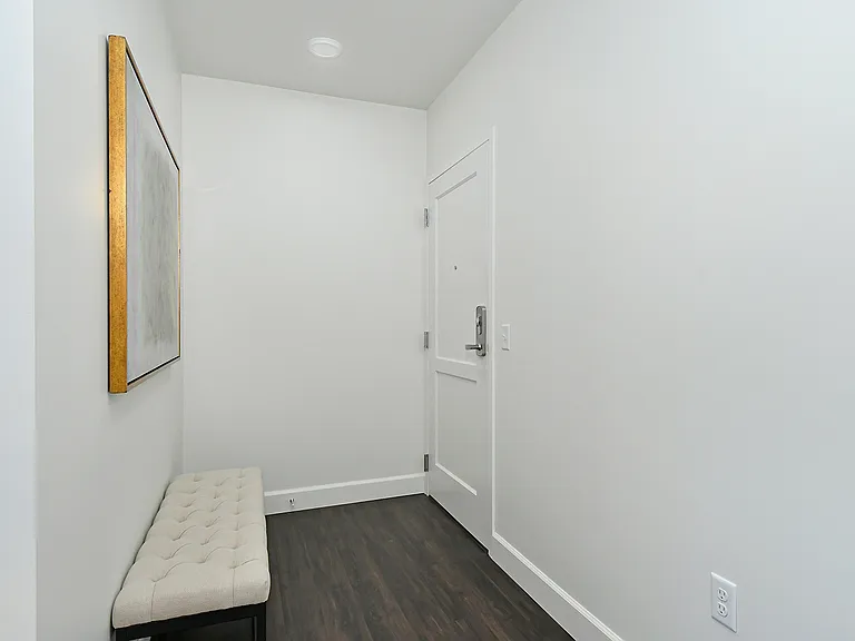 21 Astor — Photo 16
