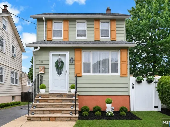 35 Colling Ave, Rochelle Park, NJ 07662