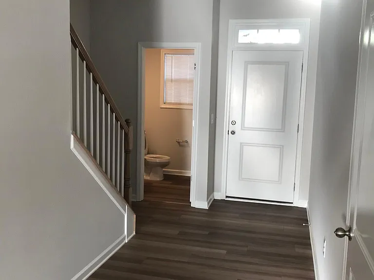 828 Oak Center Dr — Photo 3