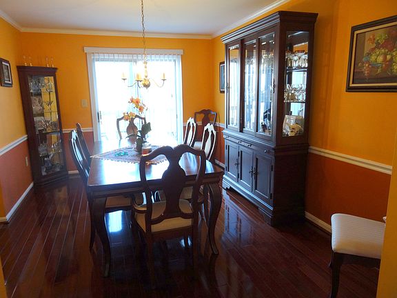 5th image of 36 Owens Glen Ct