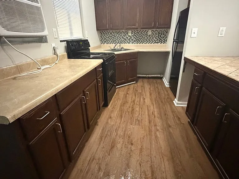 9 Sunset Ave — Photo 3