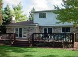 6873 Northpoint Ct, Troy, MI 48085