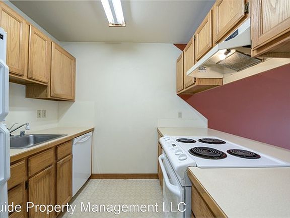 4th image of 4800 Phinney Ave N #7