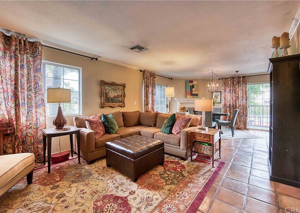 1st image of 102 S Manhattan Pl APT 101