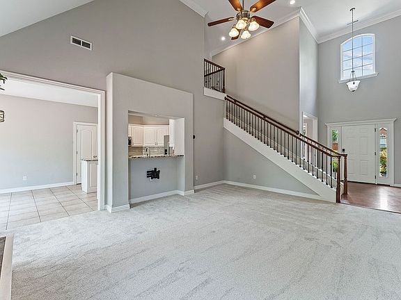 5th image of 1214 NE Buckingham Blvd