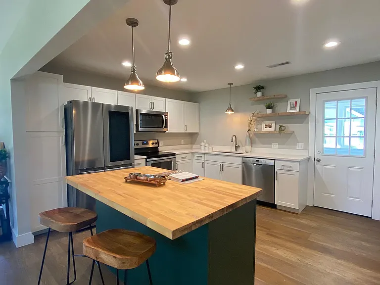 2035 Lyndon Ave — Photo 19
