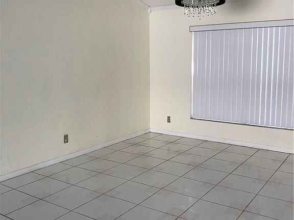 5th image of 9310 Dunhill Dr