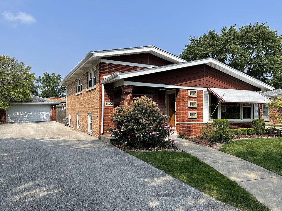 1st image of 10644 S Leclaire Ave