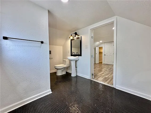 433 Homer St — Photo 20