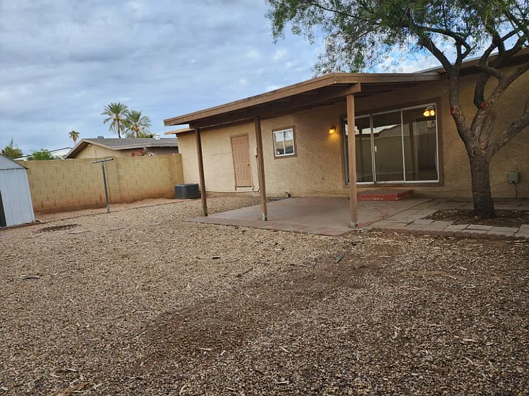 4108 N 105th Dr — Photo 11