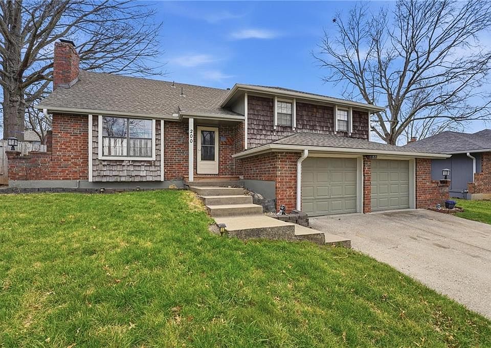 1st image of 200 SE Sherri Ln