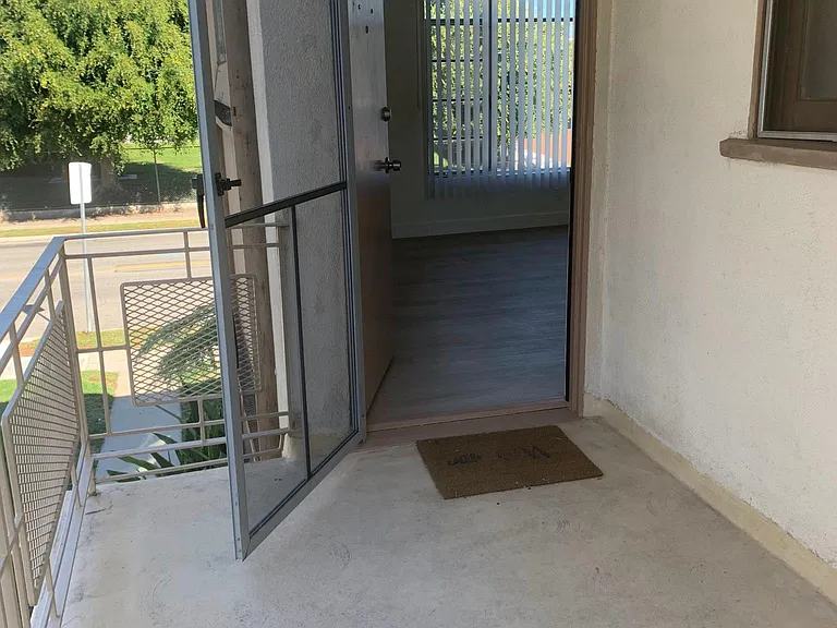 4 1241south Bundy Dr #4 — Photo 42