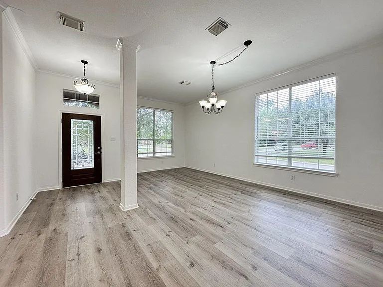 73 E Montfair Blvd — Photo 2
