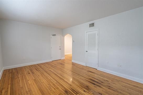 5th image of 1007 Bay Dr Unit 203-1007-2