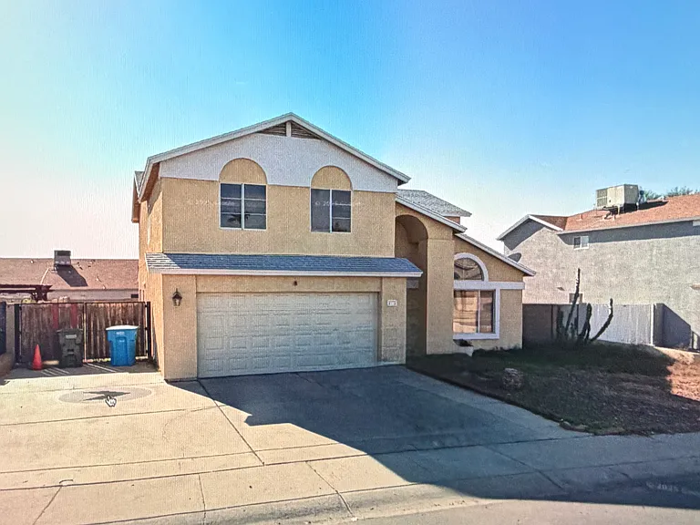 8935 W Windsor Ave — Photo 1