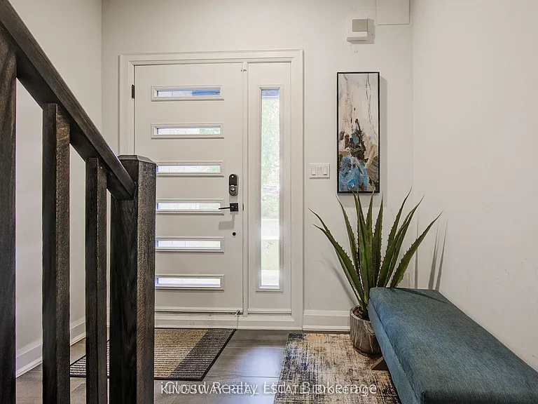 33 Jarvis St — Photo 4