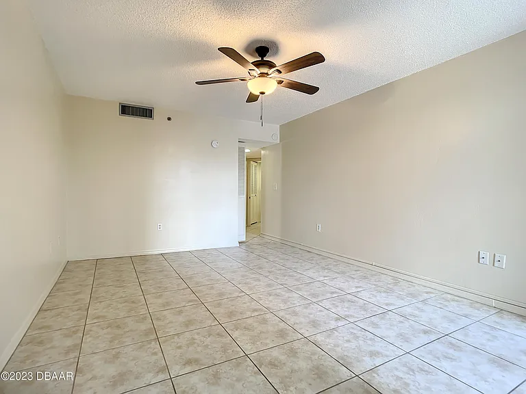 1 Oceans West Blvd #1A5 — Photo 30