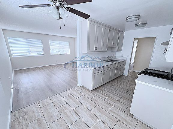4th image of 625 W 10th St APT 2