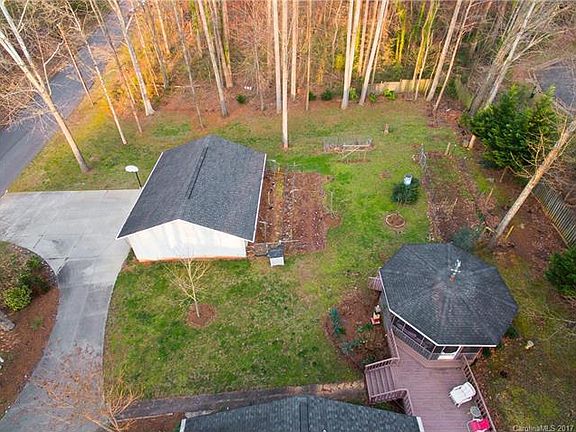 3rd image of 1006 Harmony Dr