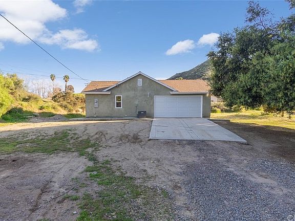 5th image of 24025 Acacia St
