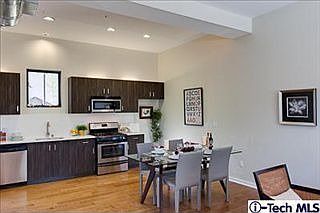 3rd image of 909 El Centro St Unit 206