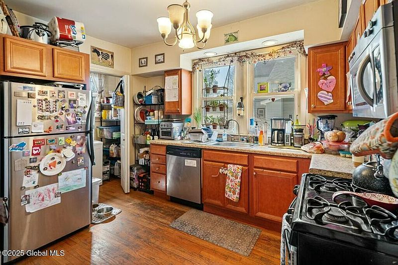 5th image of 418 7th Avenue