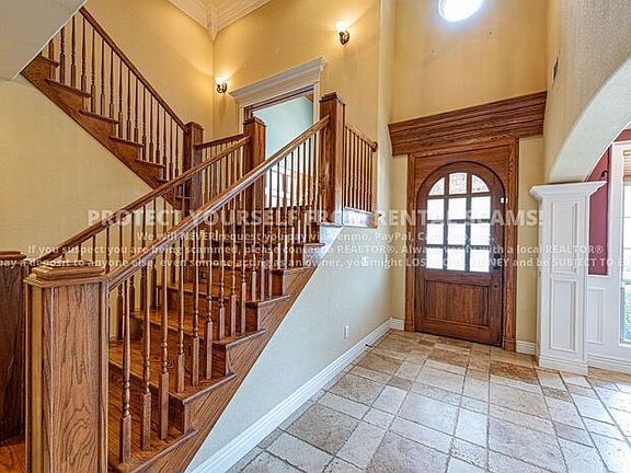 3rd image of 4003 NE Cadbury Ave