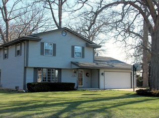 W198S10798 Red Oak Ct, Muskego, WI 53150