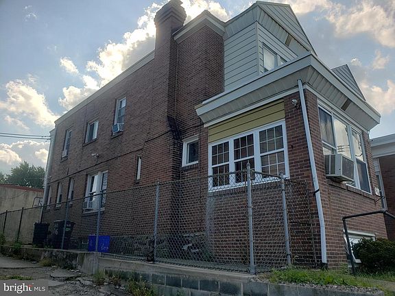 5th image of 516 E Clarkson Ave