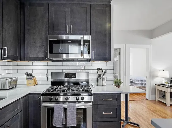 18 Roma St #2R, Bristol, RI 02809