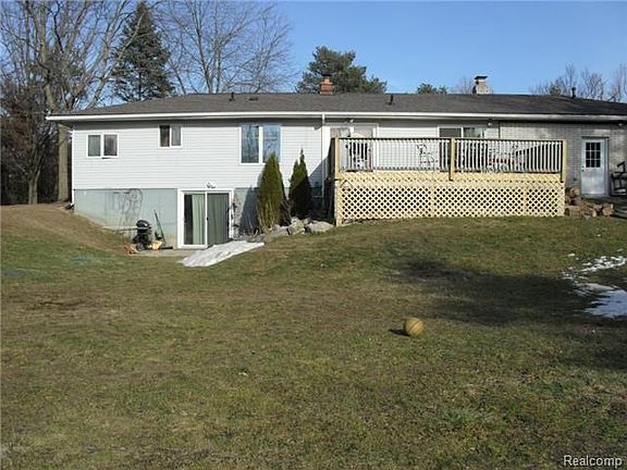 3rd image of 380 S Conklin Dr