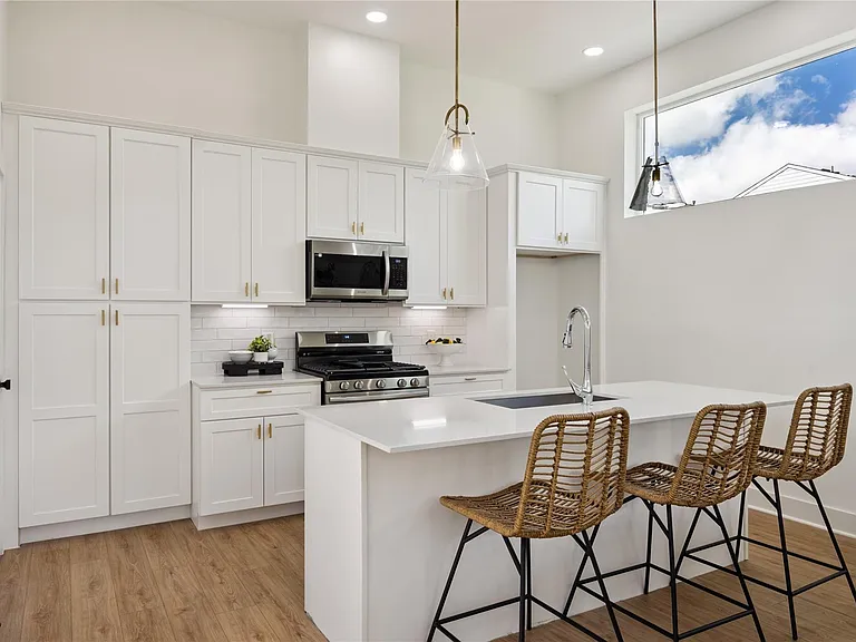 835 Rachel St #B — Photo 4