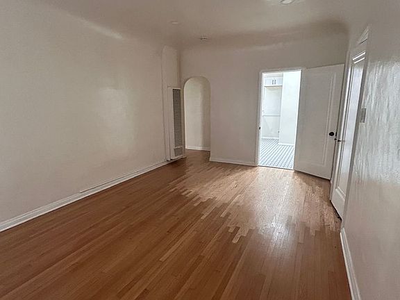 2nd image of 4249-4253 1/2 Leimert Blvd #4255-4259