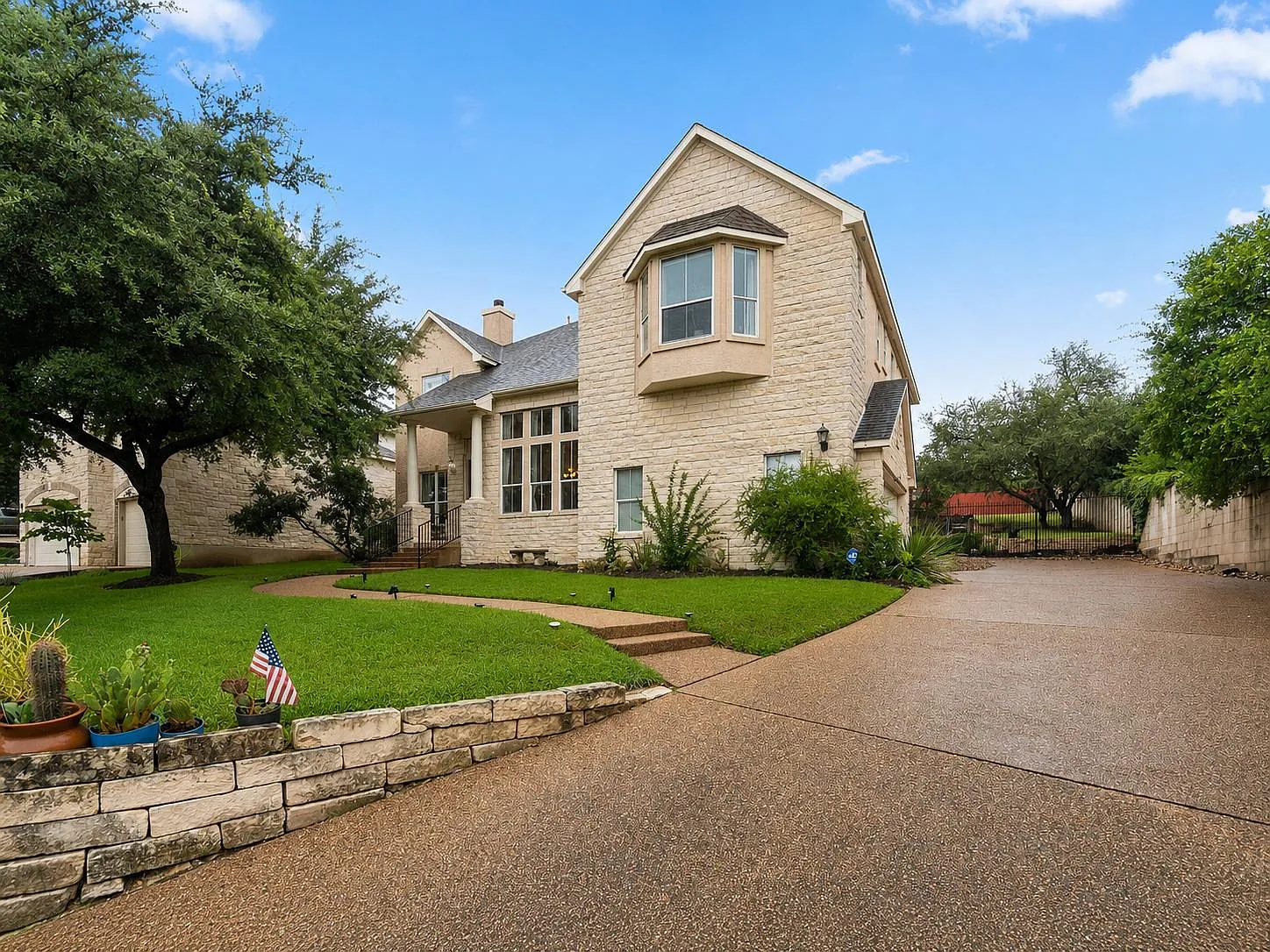4 bed, 3.0 bath, 3418 sqft, $4,275 — Photo 3