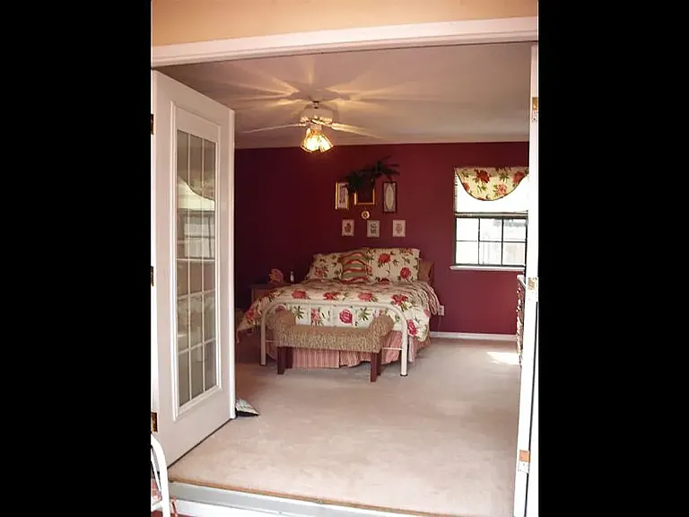 604 Mallory Dr — Photo 14
