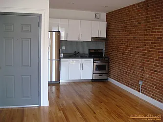 Rented by aptsandlofts.com