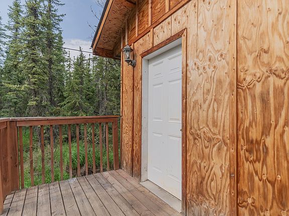 4th image of 1123 Farmers Loop Rd