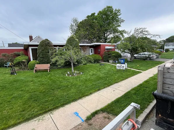 67 Village Rd, Clifton, NJ 07013
