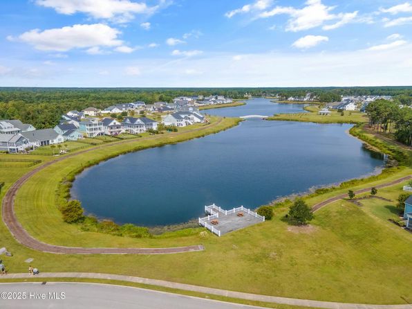 325 Spicer Lake Drive, Holly Ridge, NC 28445