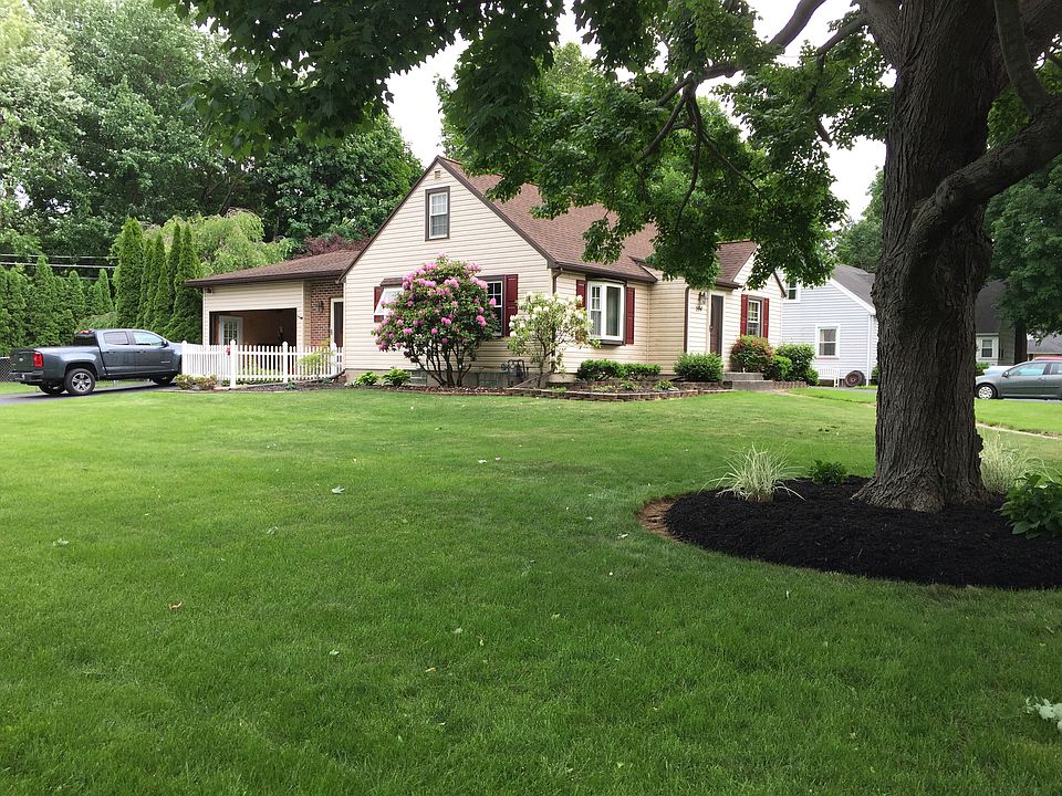 2nd image of 336 Edgeview Ave