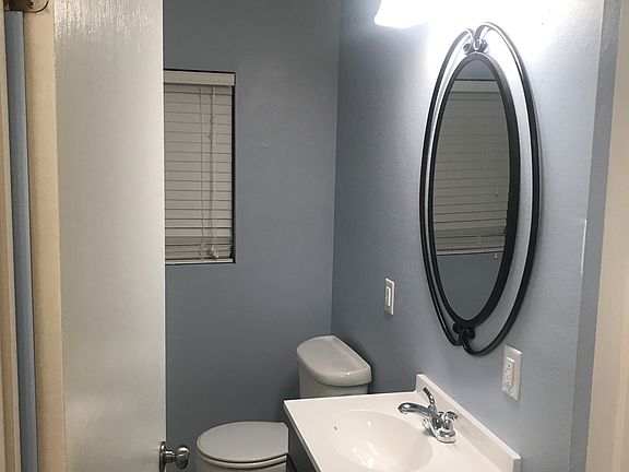 3rd image of 209 18th Ave N