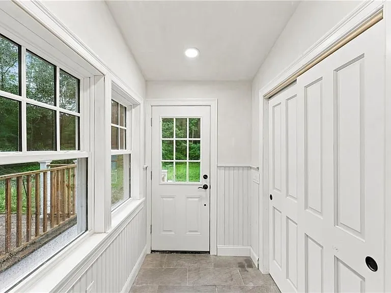 1552 Kingstown Rd — Photo 28