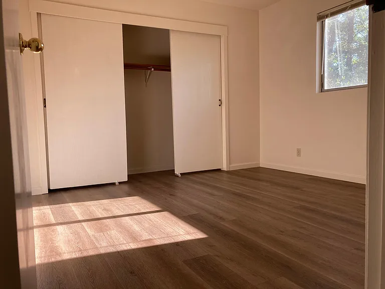 16486 Main St #B — Photo 12