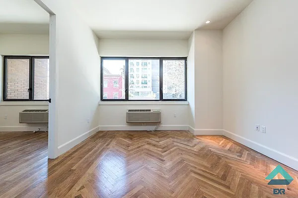 Rented by EXR | media 120