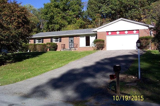 1st image of 502 N Lilly Dr